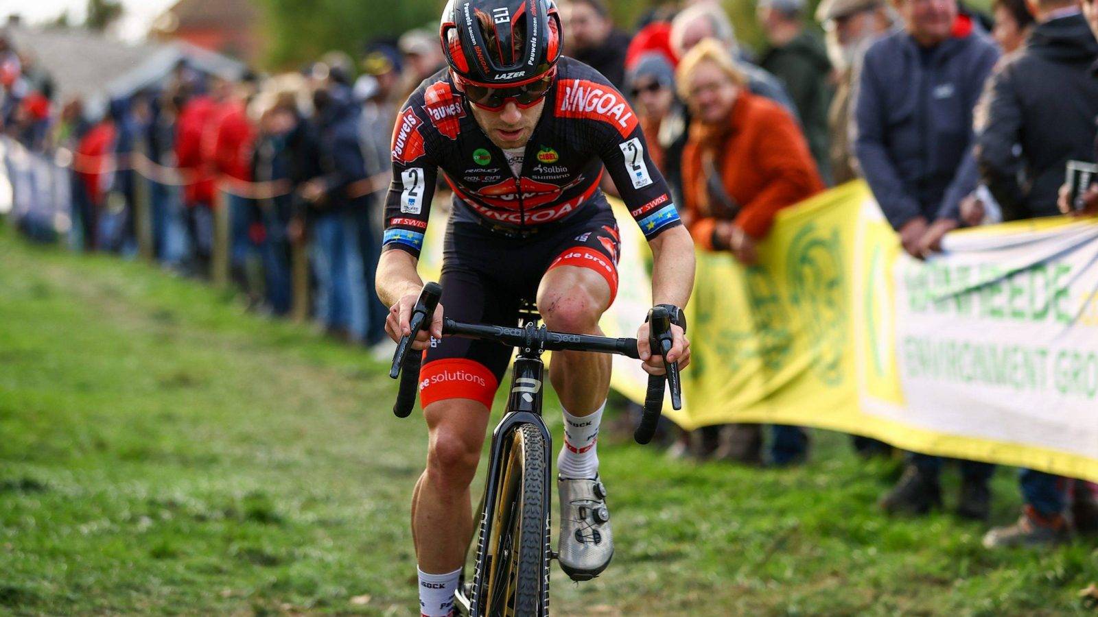Belgian Eli Iserbyt pictured in action during the men's race during the Koppenbergcross, the first race (out of eight) of the X2O Badkamers trophy, in Melden, on Tuesday 01 November 2022. BELGA PHOTO DAVID PINTENS